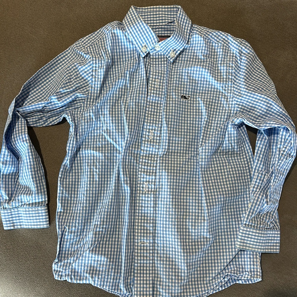 Vineyard vines button down shirt